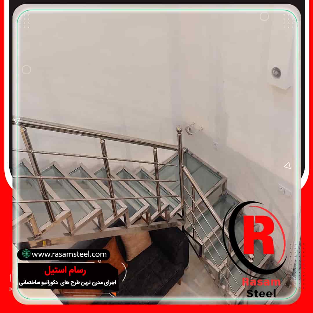 اجرای راه پله استیل و شیشه مغازه