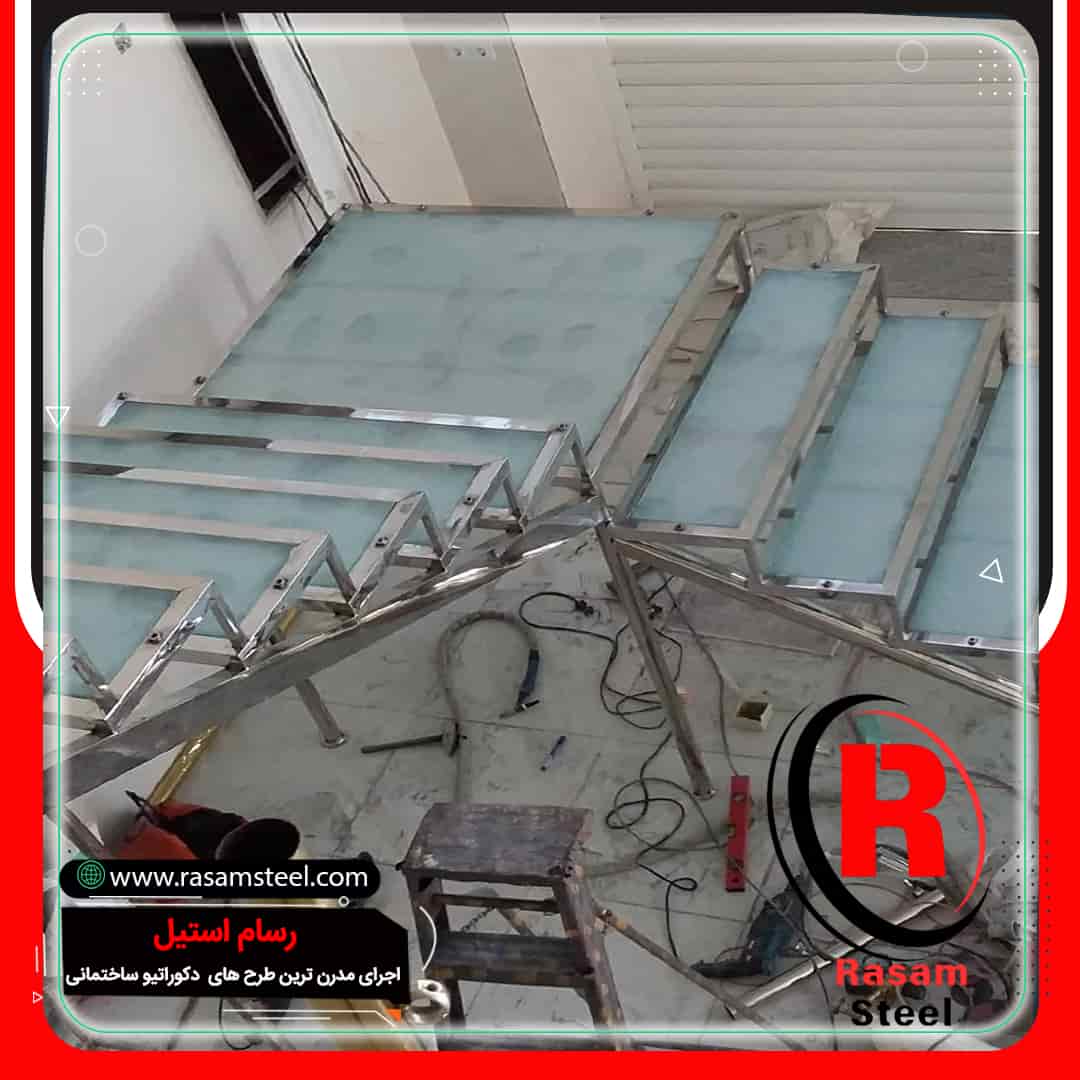 پروژه اجرای راه پله استیل – شیشه — رسام استیل